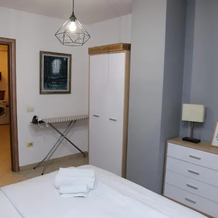 Apartman Ergi's Host *