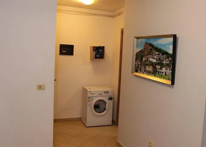 Ergi's Host تيرانا